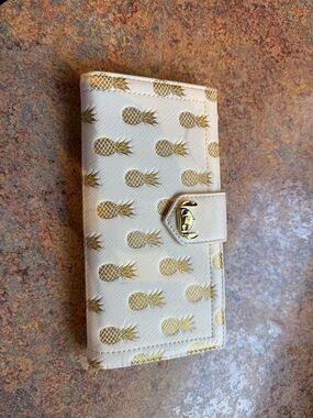 Stitch lounge fly wallet